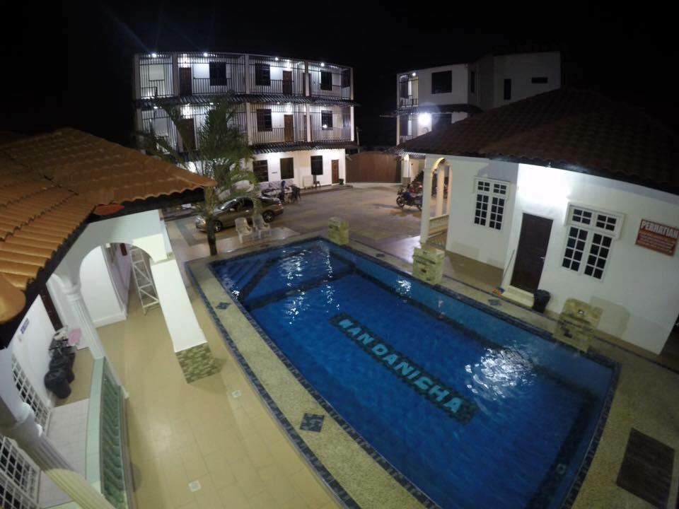 Wan Danisha Villa Inn 哥打巴鲁 外观 照片