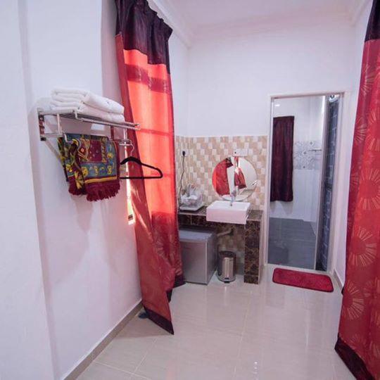 Wan Danisha Villa Inn 哥打巴鲁 外观 照片