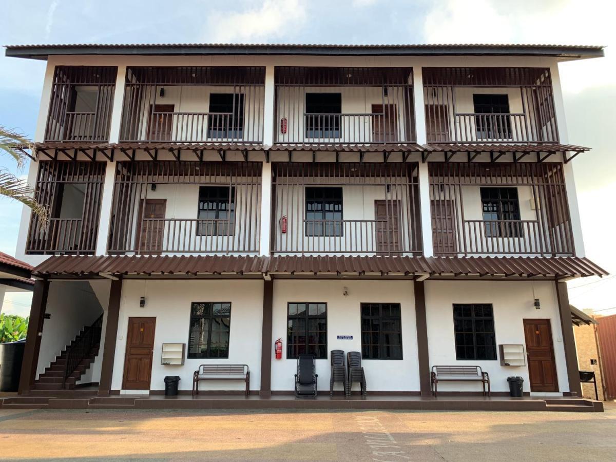 Wan Danisha Villa Inn 哥打巴鲁 外观 照片