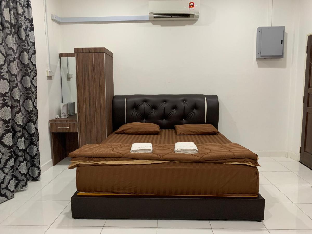 Wan Danisha Villa Inn 哥打巴鲁 外观 照片