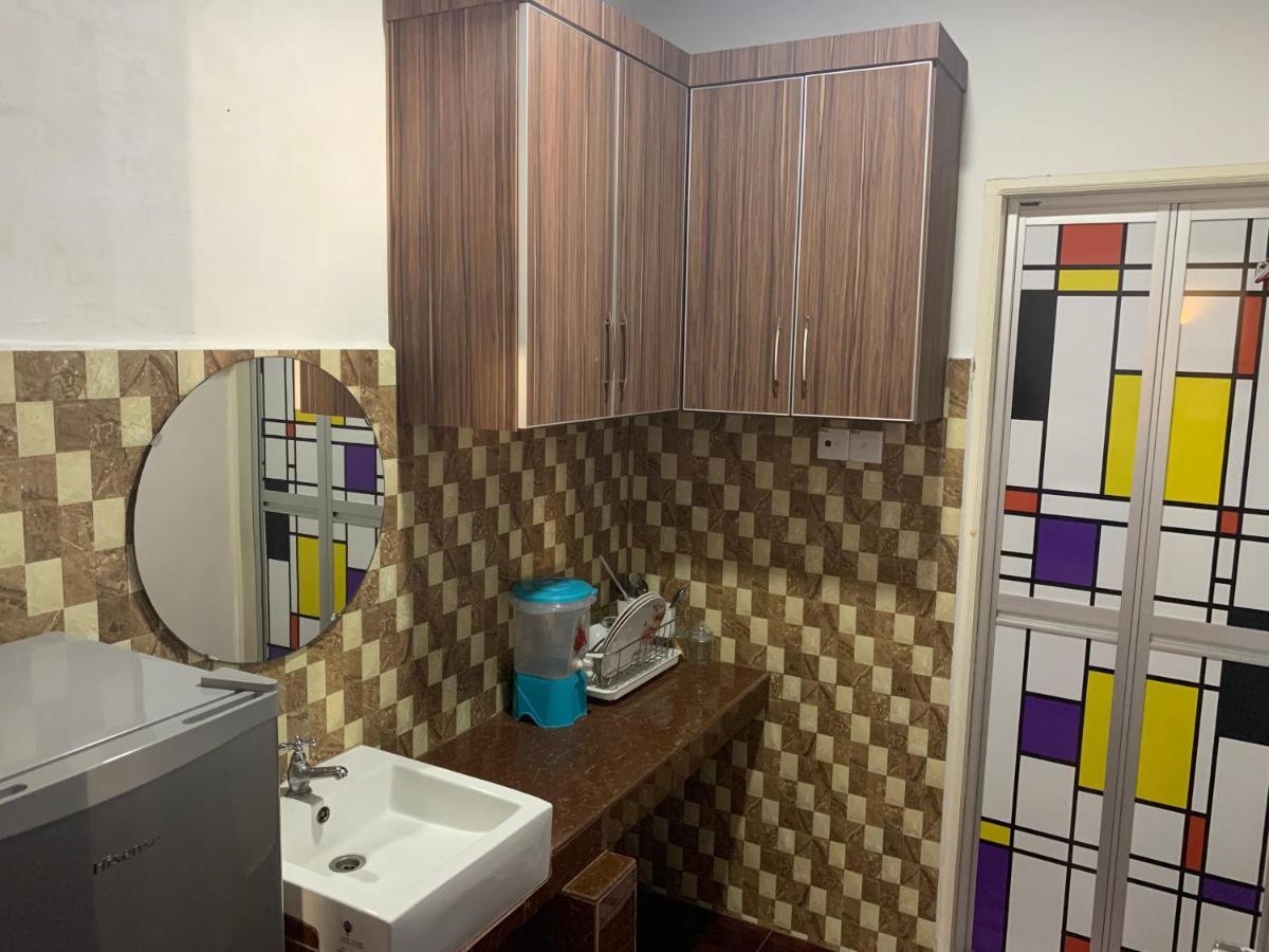 Wan Danisha Villa Inn 哥打巴鲁 外观 照片