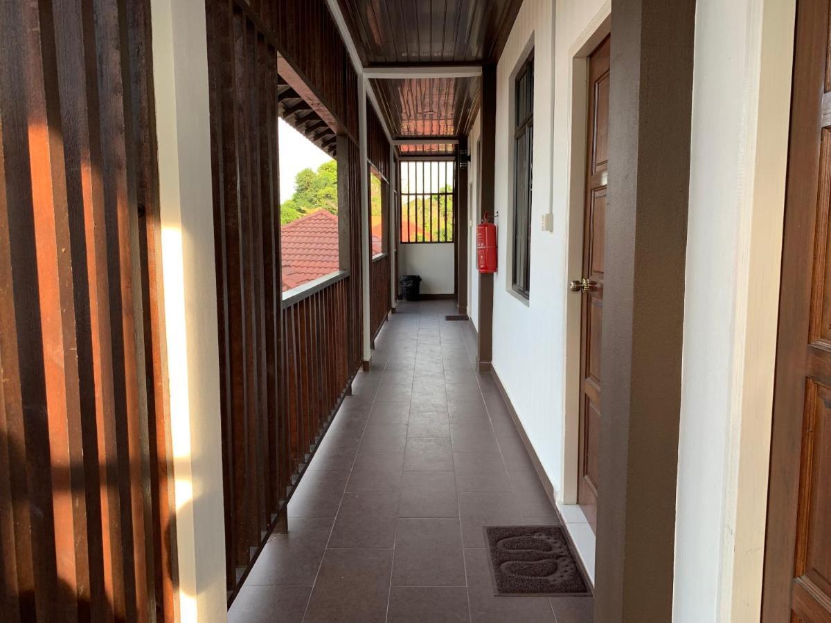 Wan Danisha Villa Inn 哥打巴鲁 外观 照片