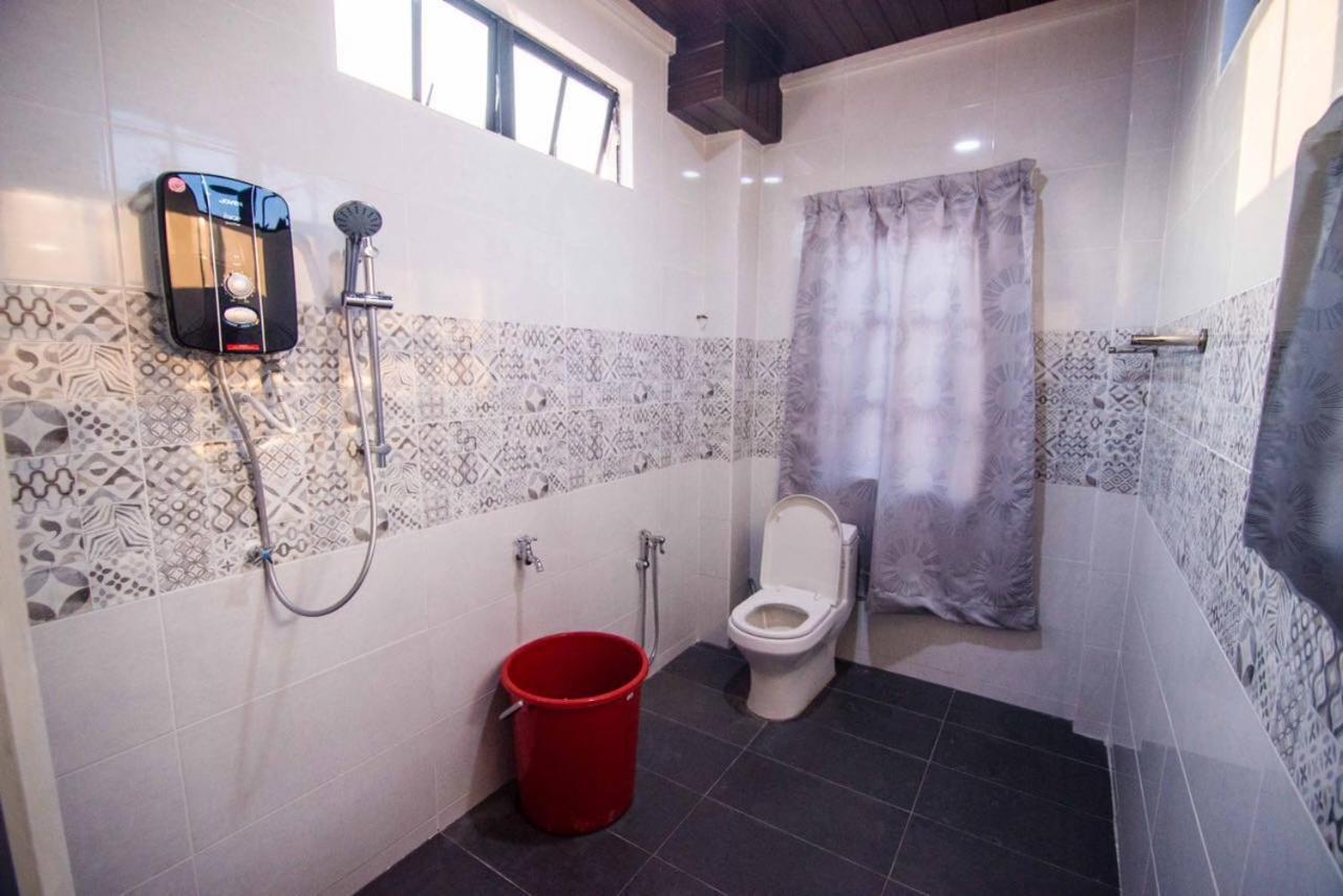 Wan Danisha Villa Inn 哥打巴鲁 外观 照片